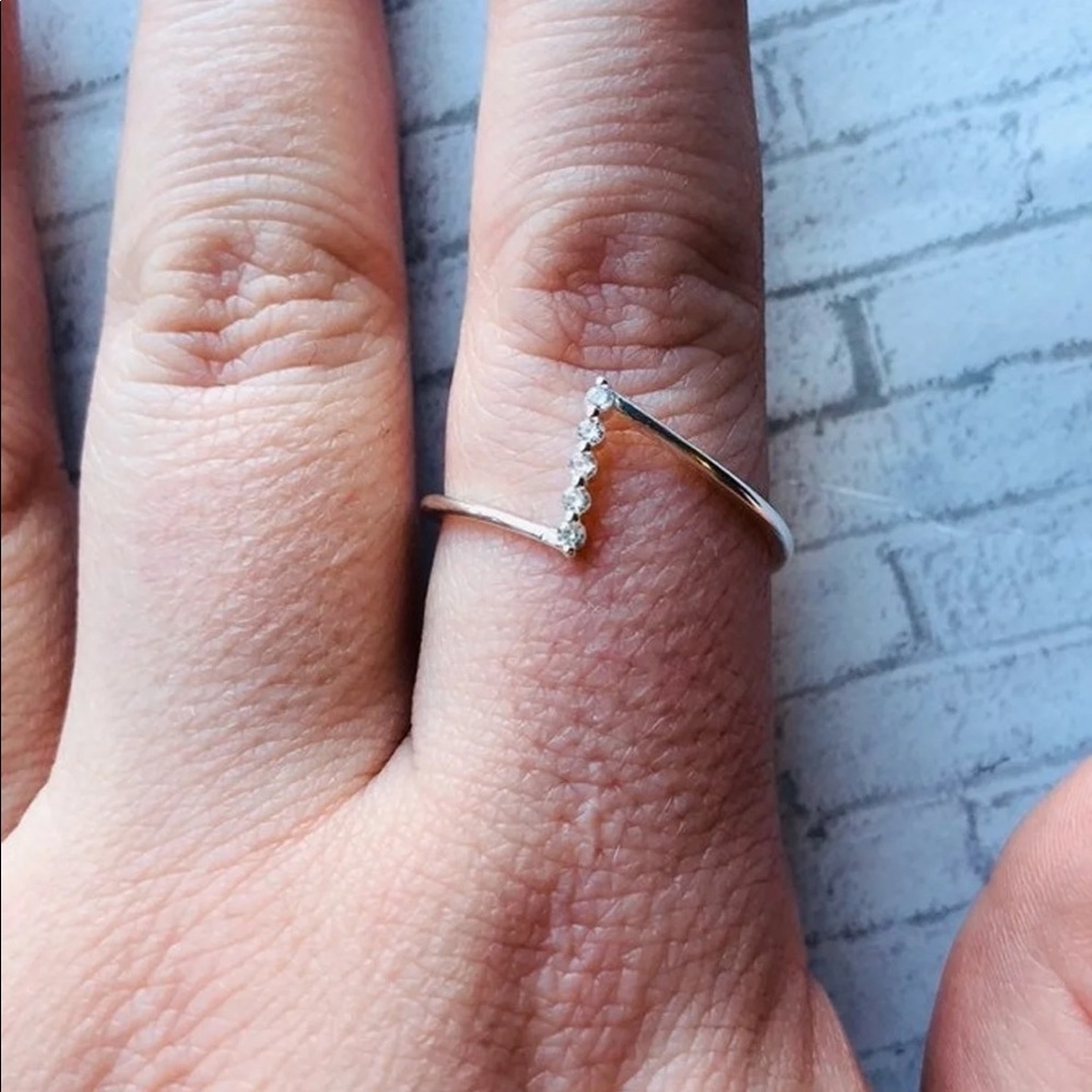 DAINTY STEP RING CLEAR SAPPHIRES UNIQUE